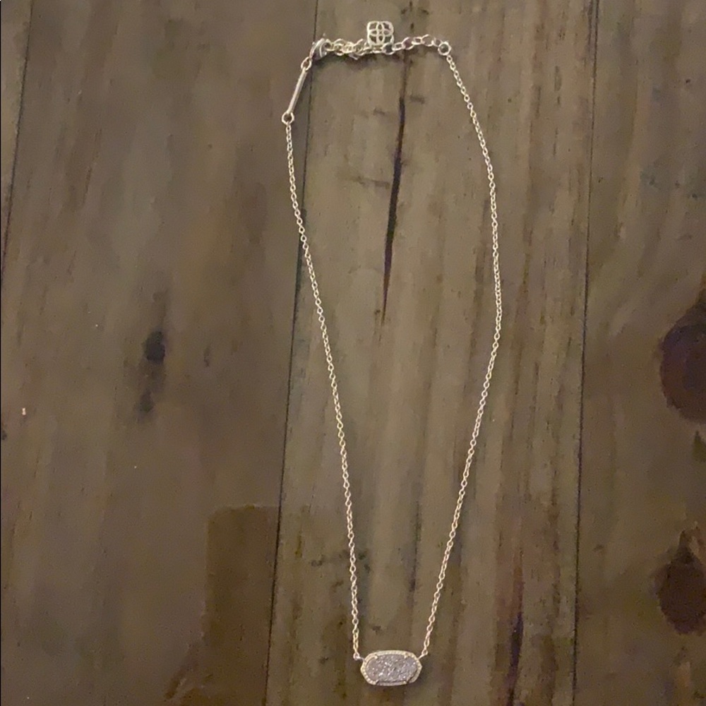 Kendra Scott necklace